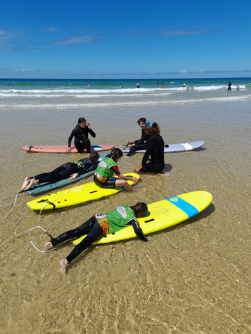Stage de surf pour enfants et ados Stage de surf pour enfants et ados